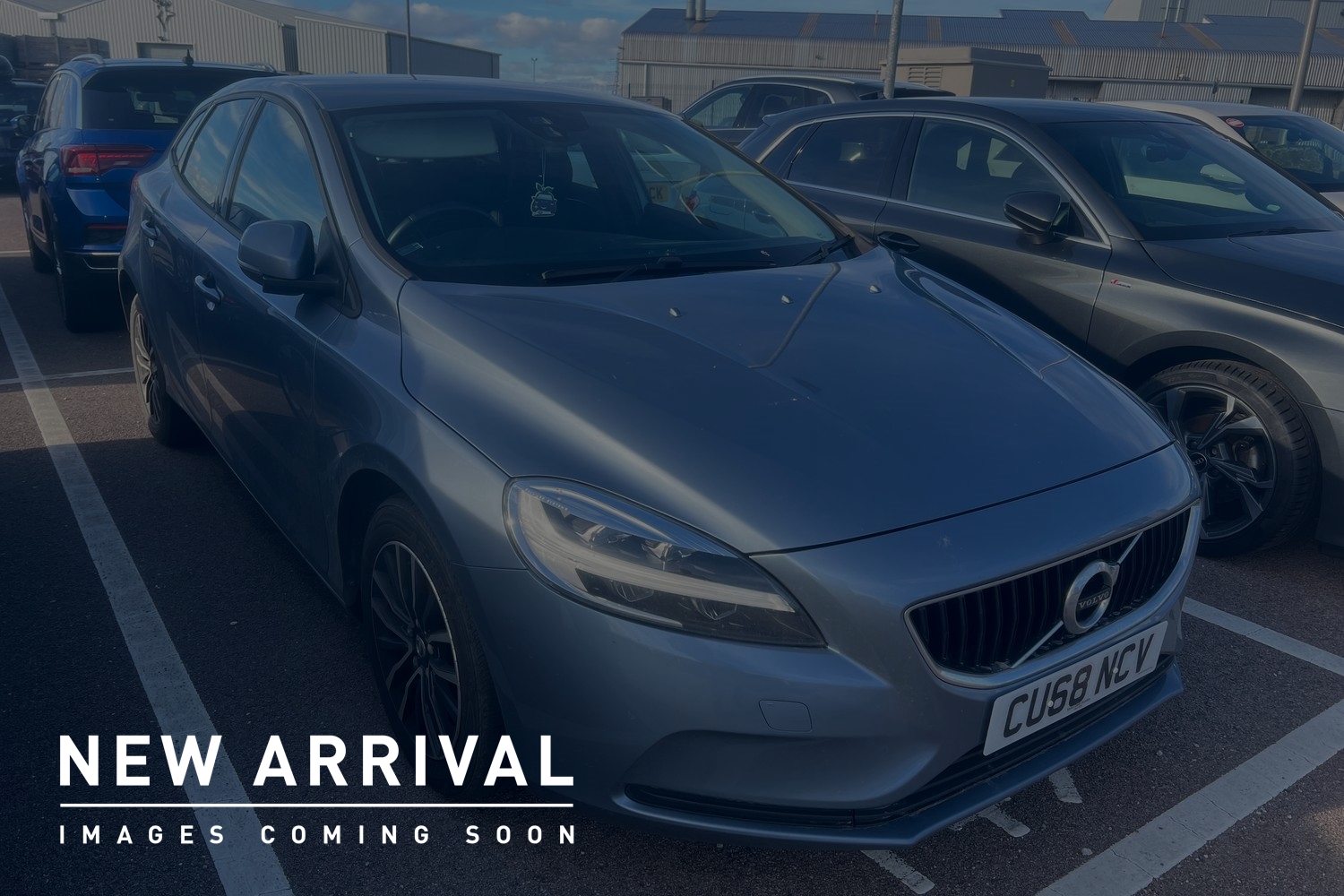 Main listing image - Volvo V40