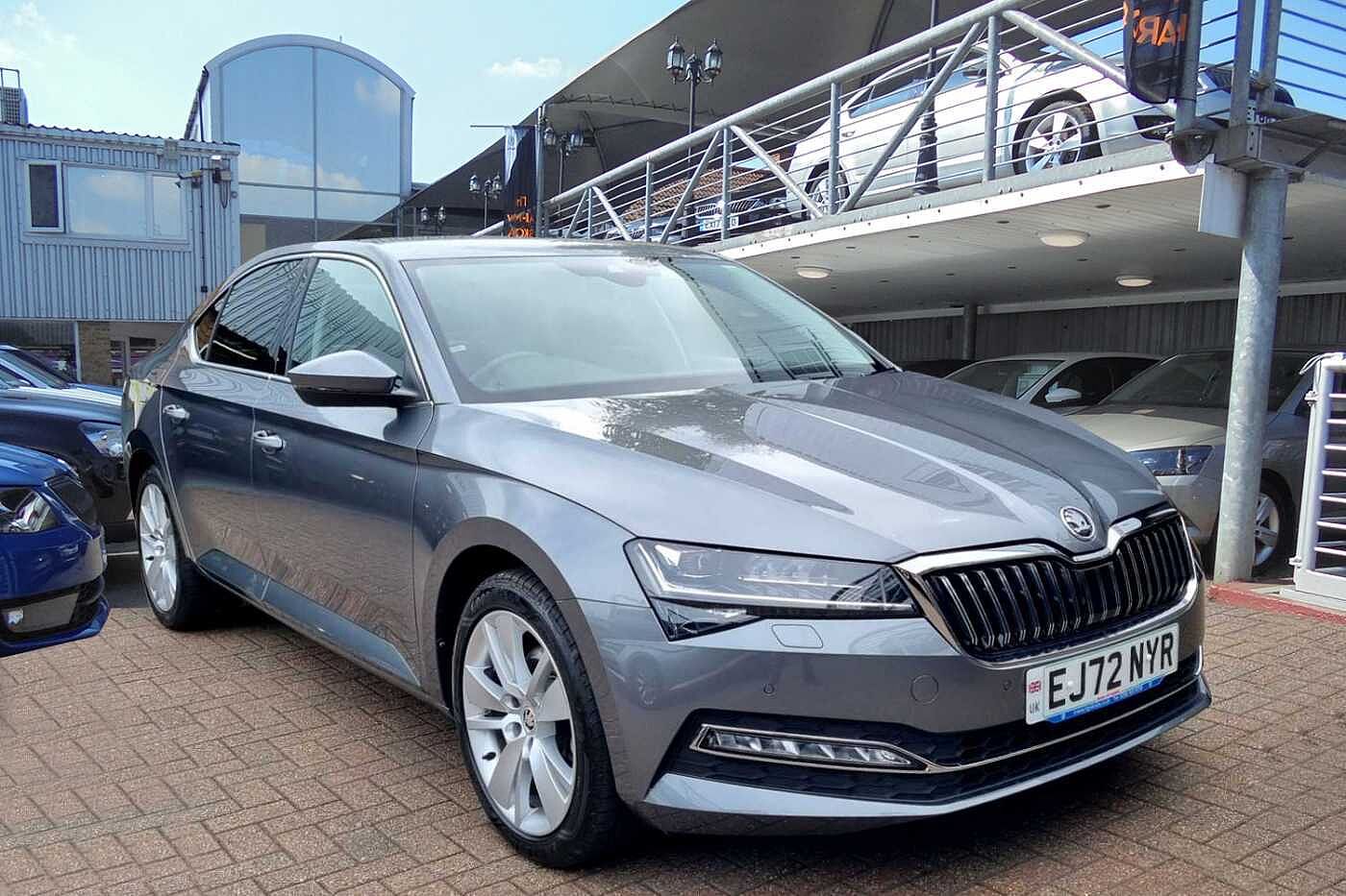 Main listing image - Skoda Superb