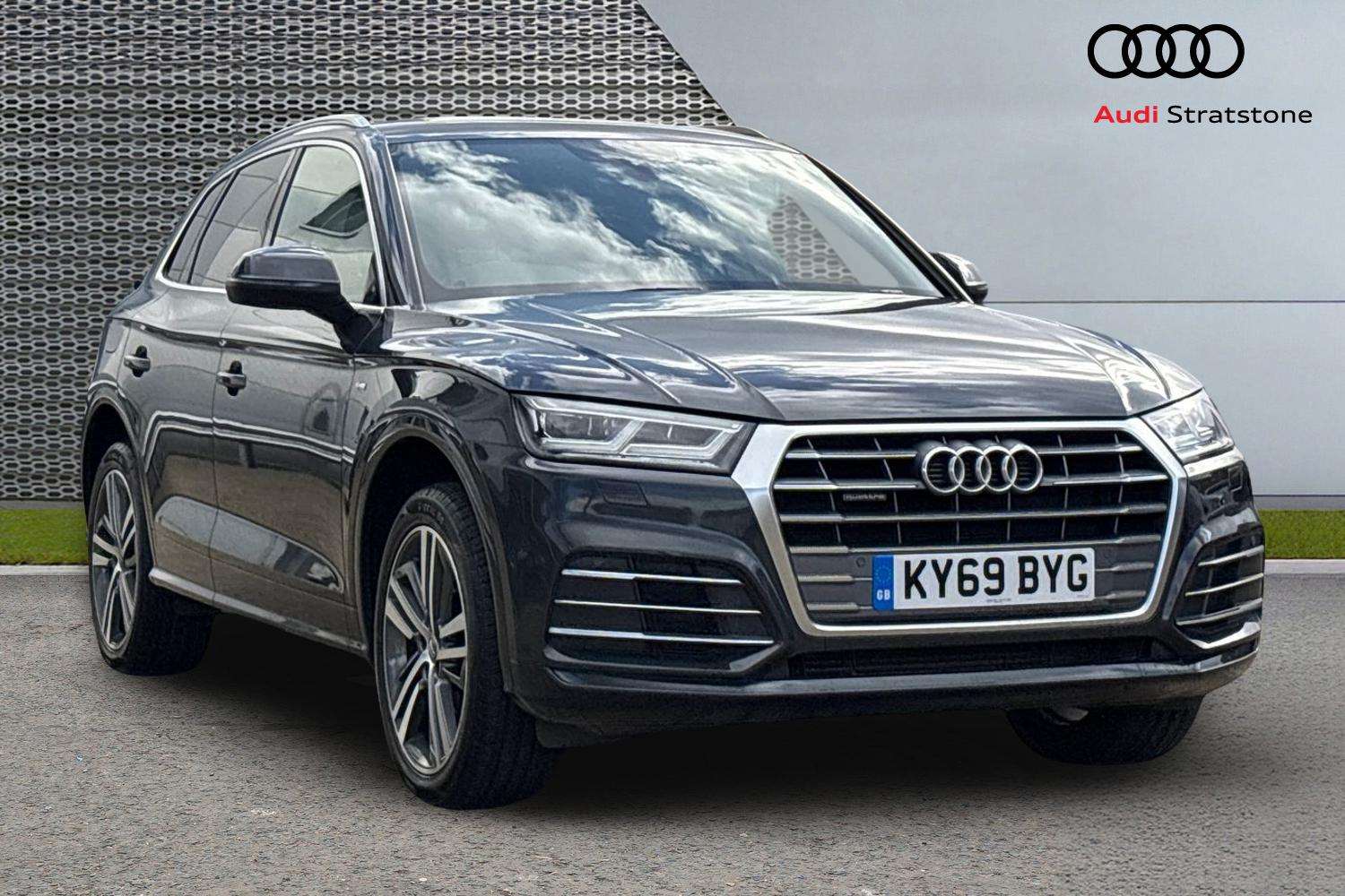 Main listing image - Audi Q5