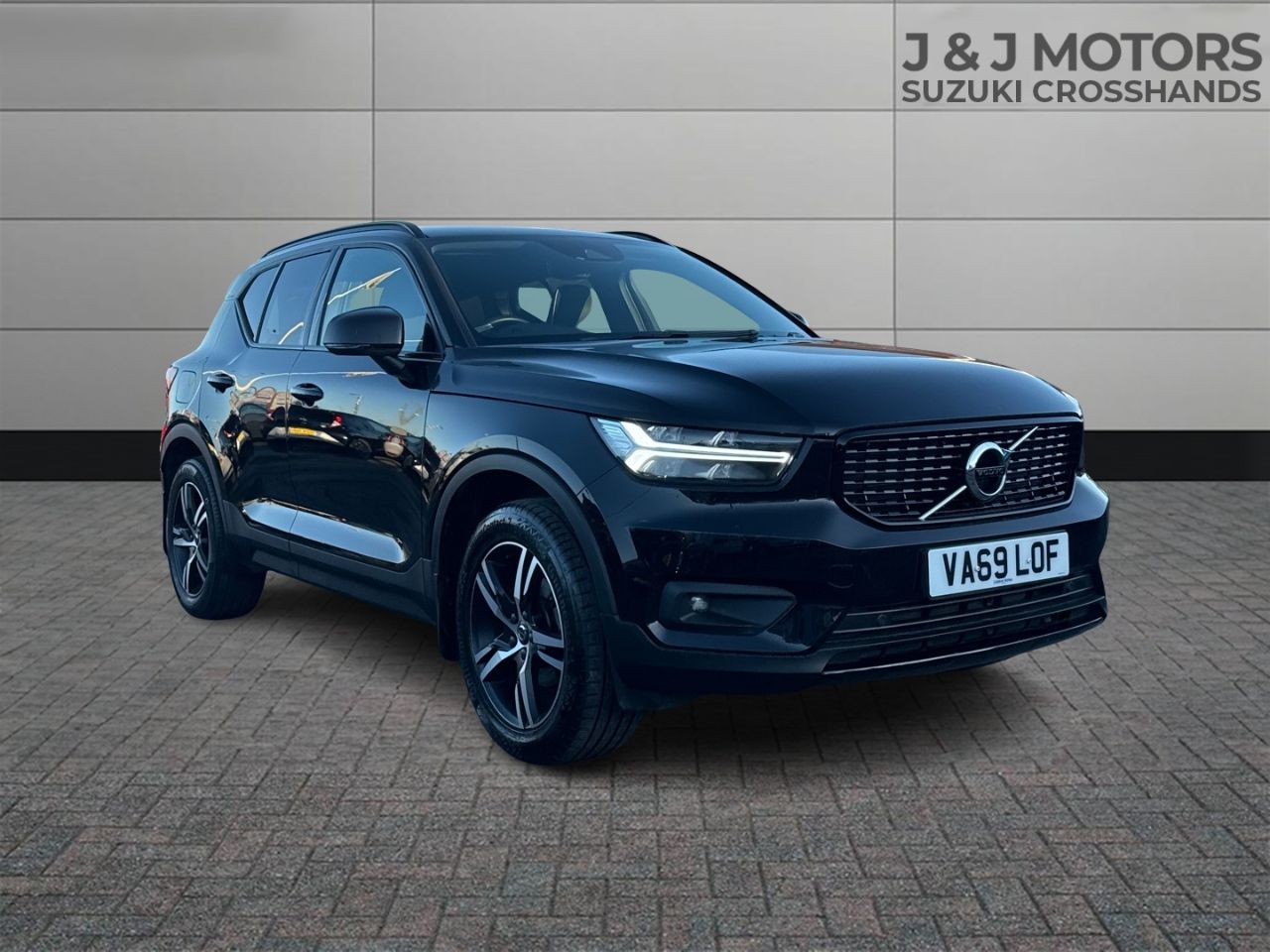 Main listing image - Volvo XC40