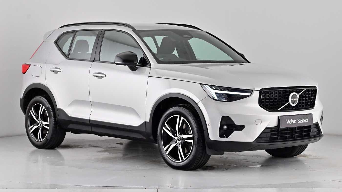 Main listing image - Volvo XC40