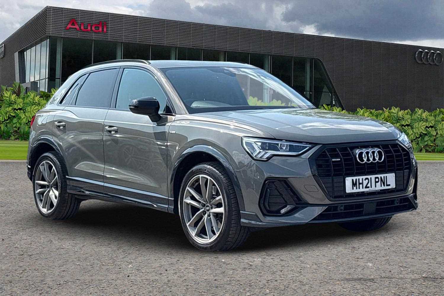Main listing image - Audi Q3