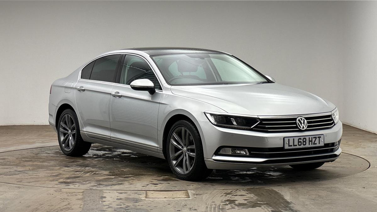 Main listing image - Volkswagen Passat