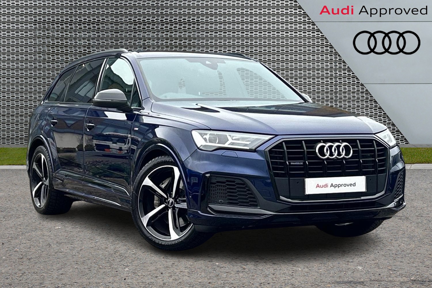Main listing image - Audi Q7