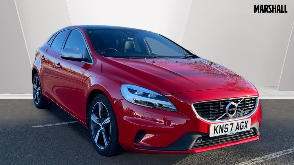 Main listing image - Volvo V40