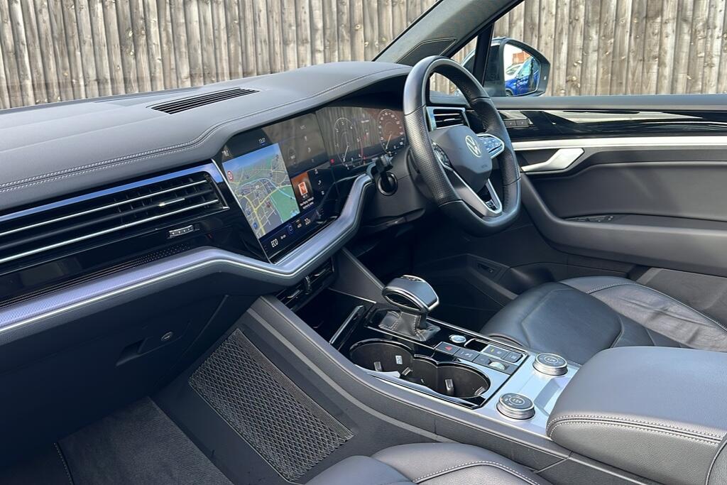 Main listing image - Volkswagen Touareg