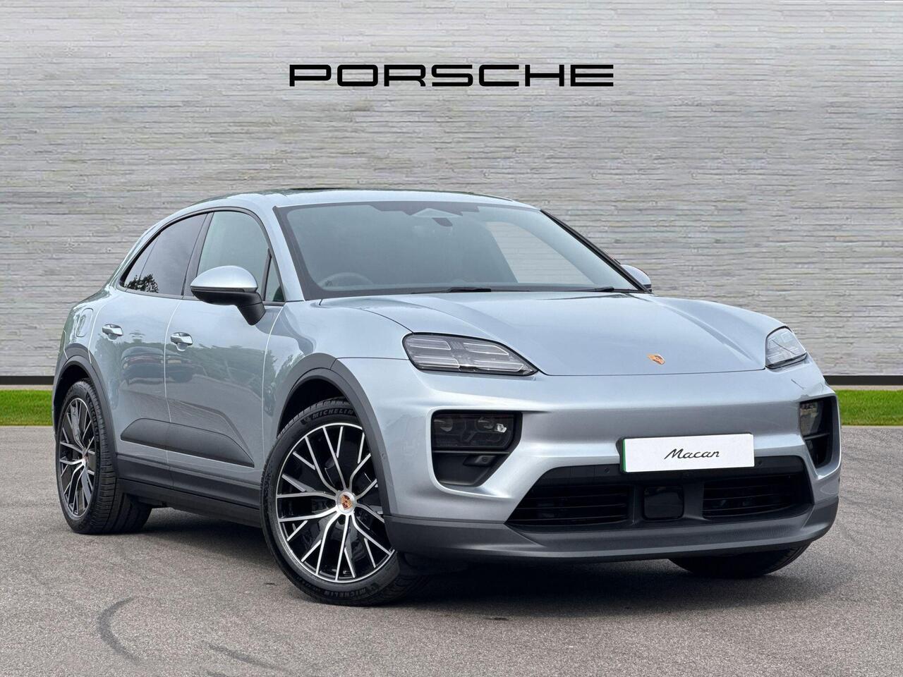Main listing image - Porsche Macan