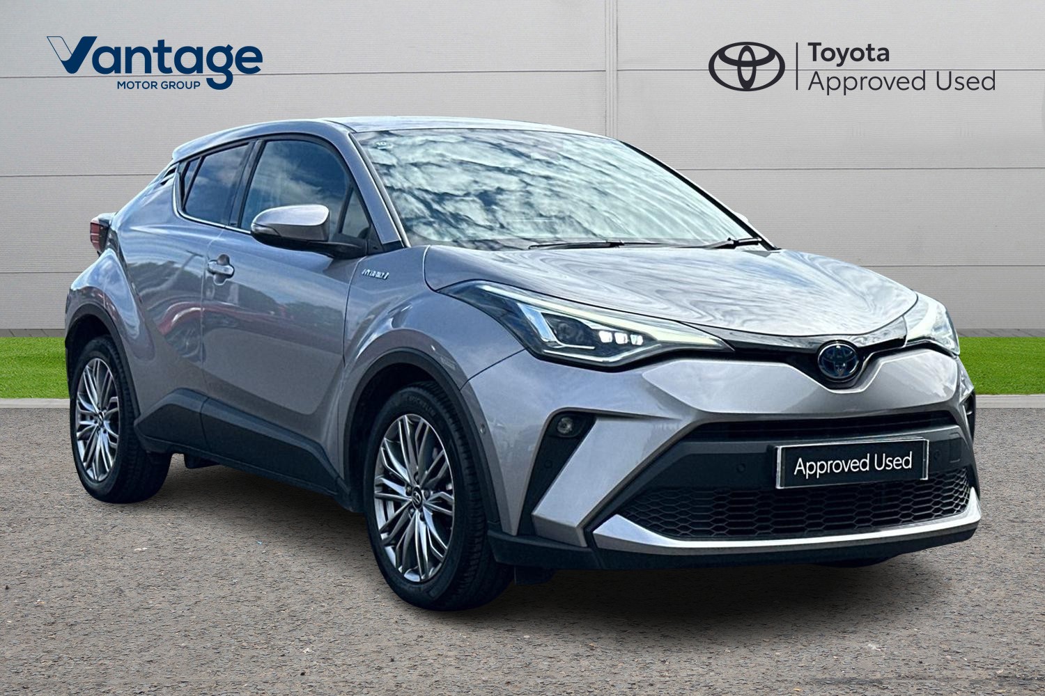 Main listing image - Toyota C-HR