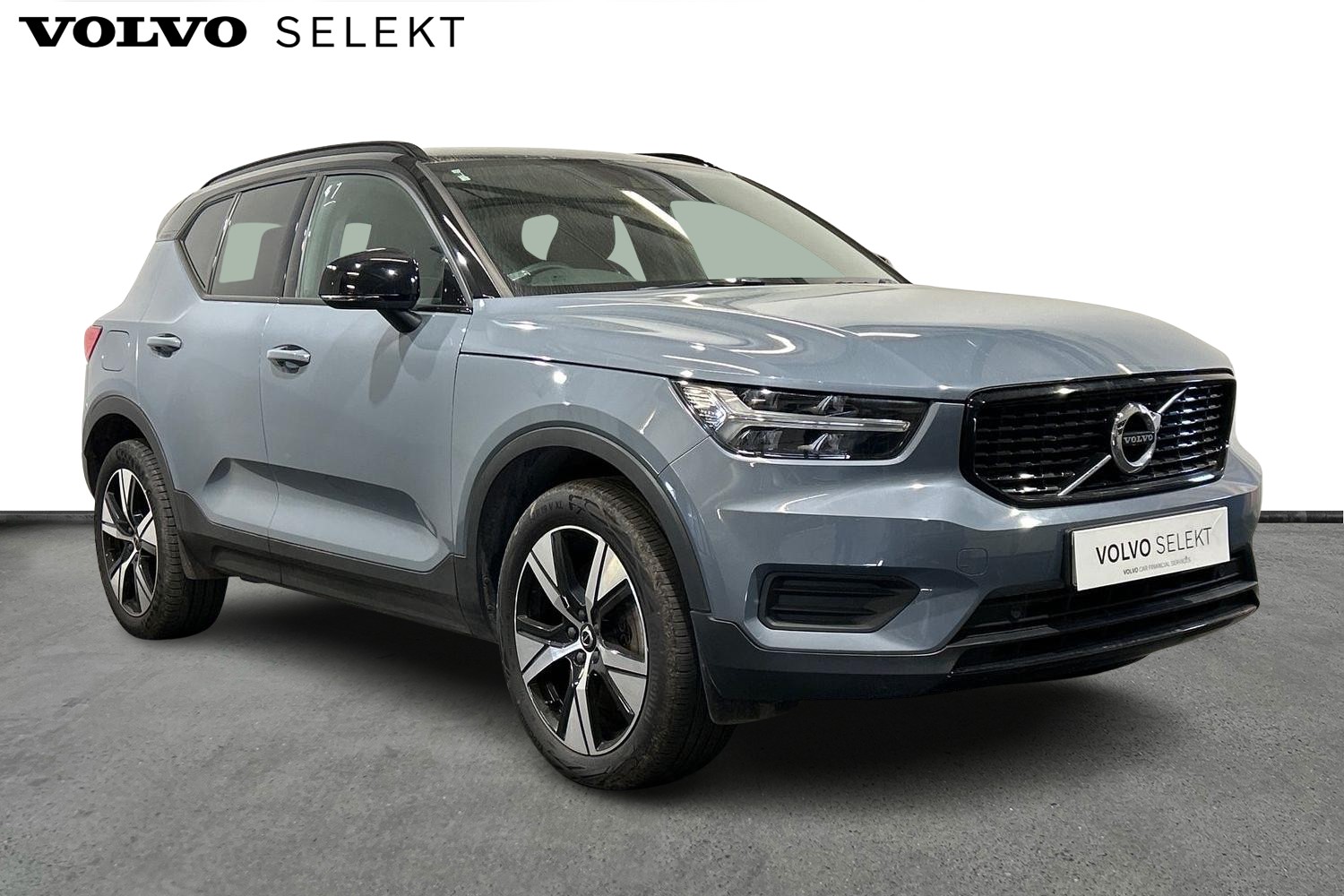 Main listing image - Volvo XC40 Recharge