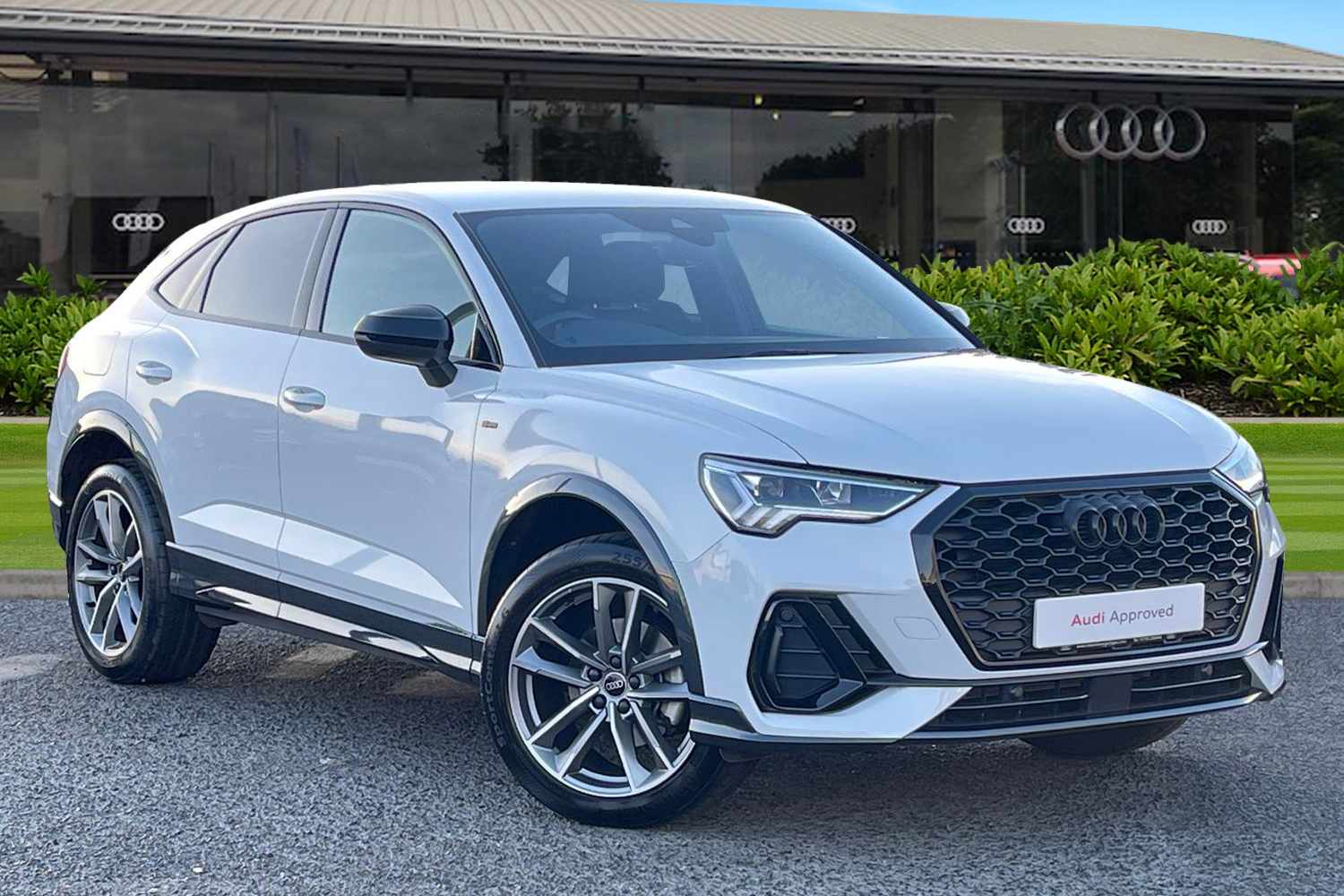 Main listing image - Audi Q3