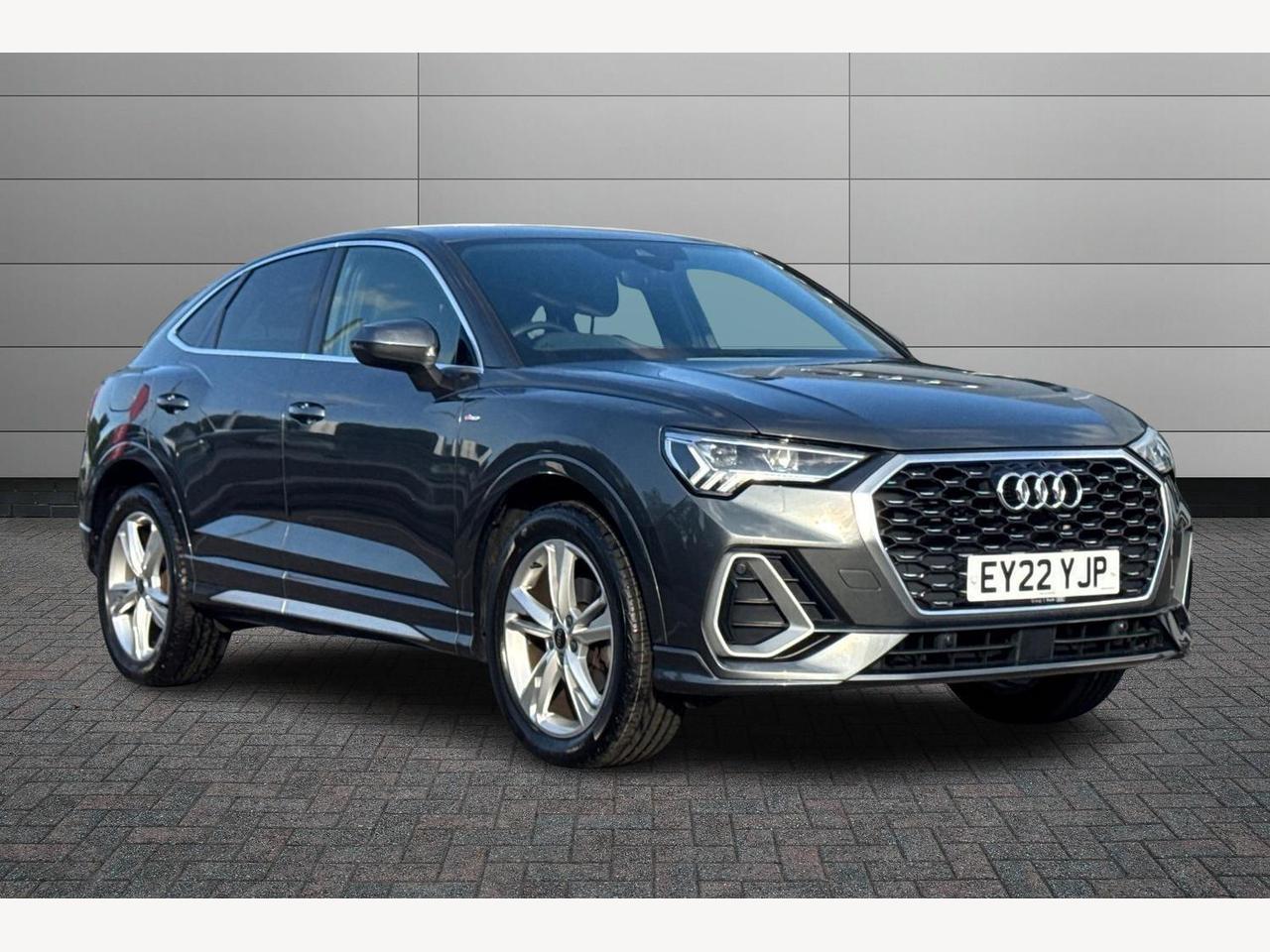 Main listing image - Audi Q3