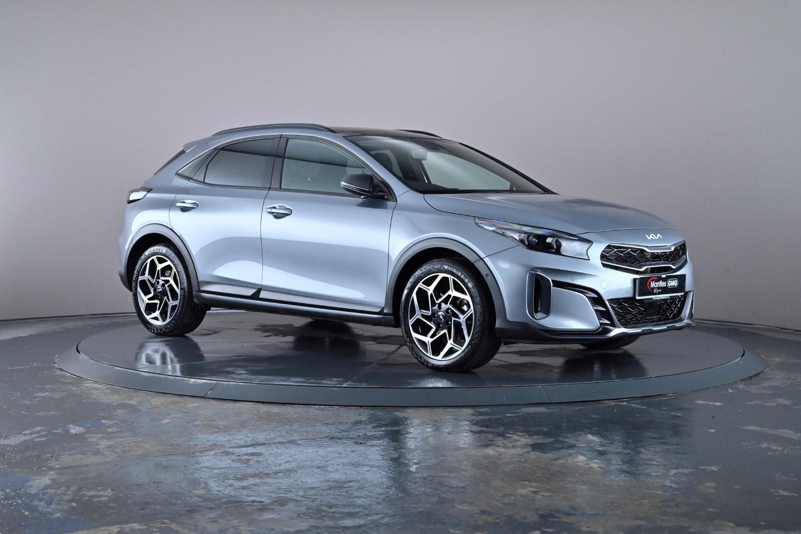 Main listing image - Kia XCeed