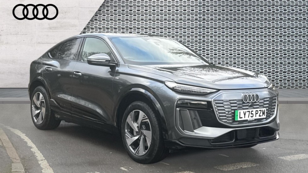 Main listing image - Audi Q6