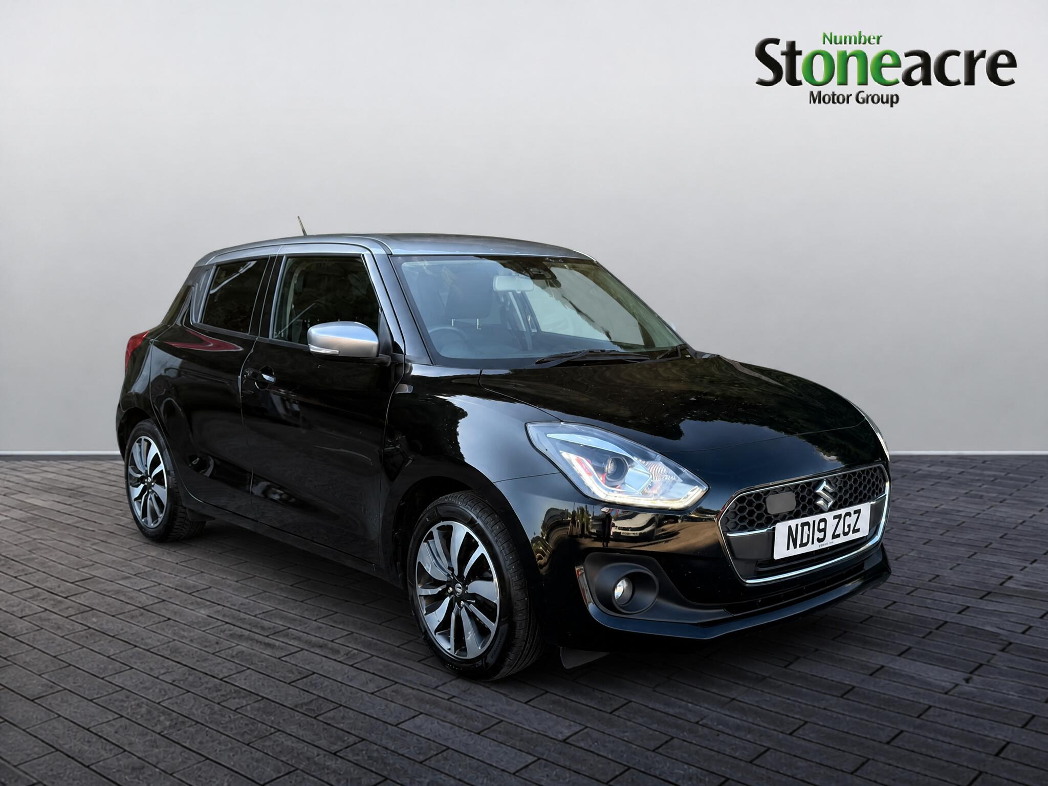 Main listing image - Suzuki Swift