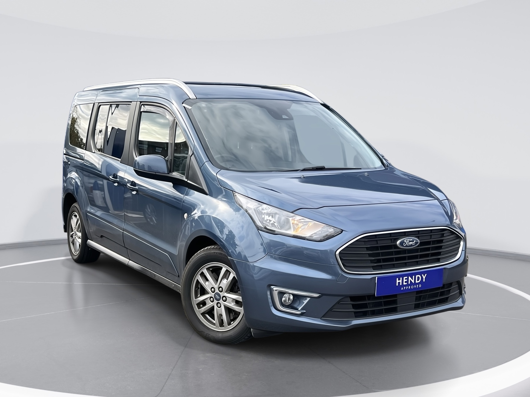 Main listing image - Ford Grand Tourneo Connect