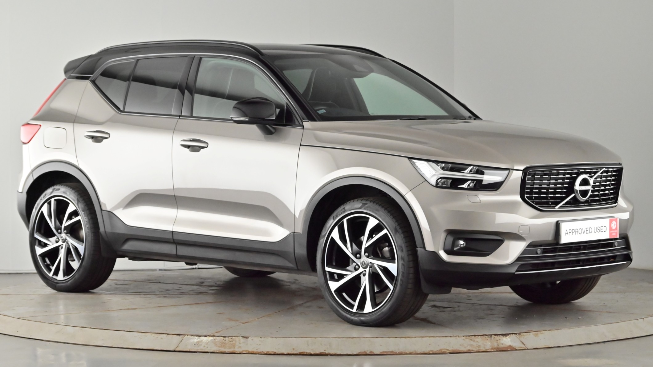 Main listing image - Volvo XC40