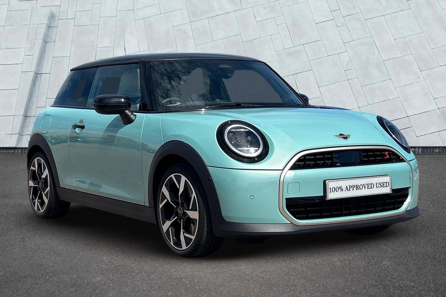 Main listing image - MINI Hatchback