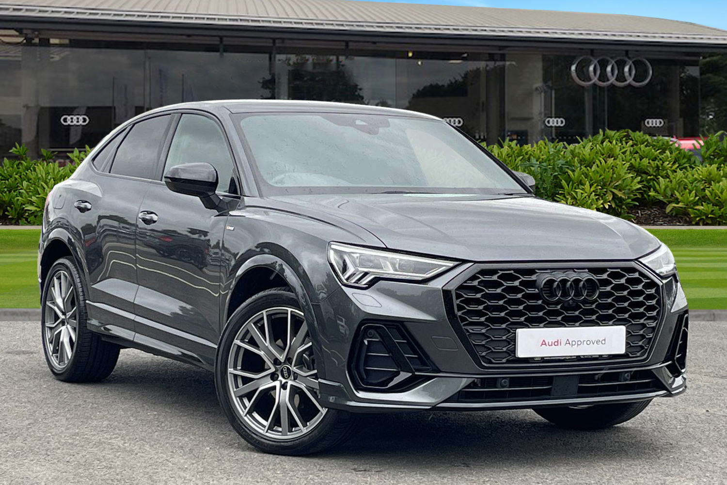 Main listing image - Audi Q3