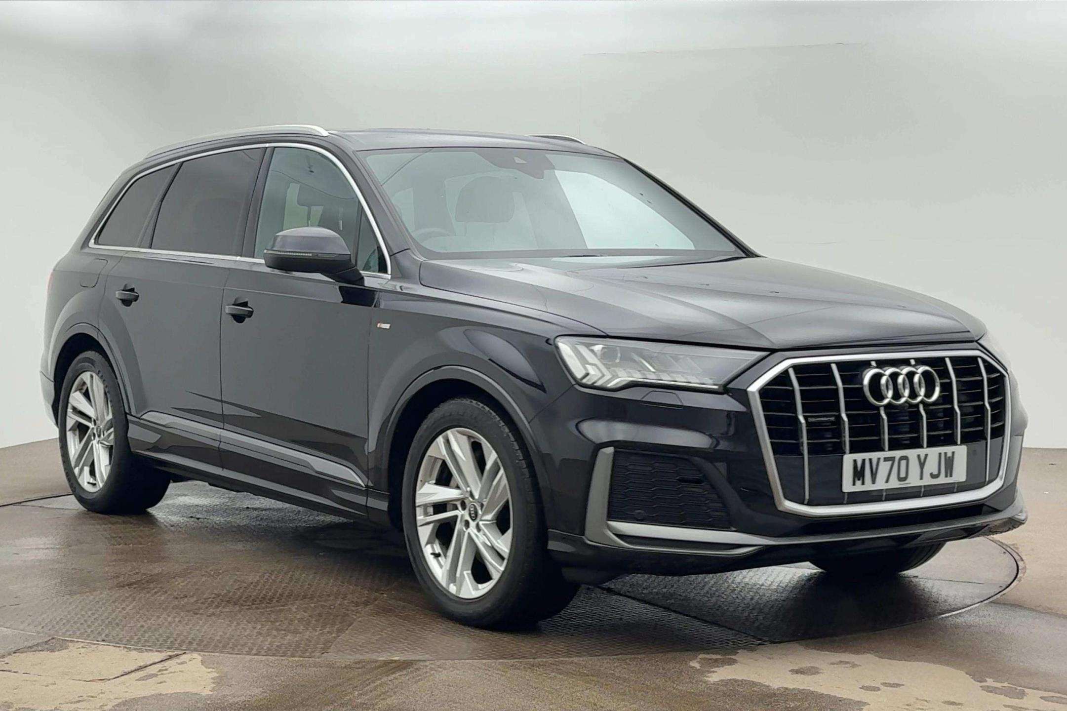 Main listing image - Audi Q7