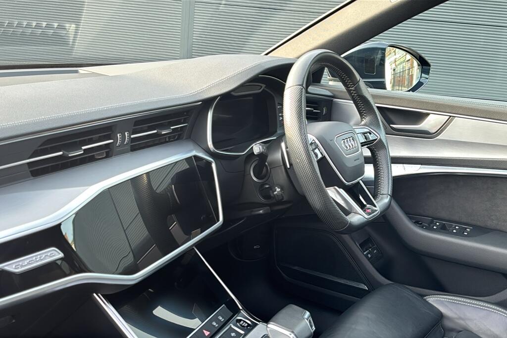 Main listing image - Audi A6