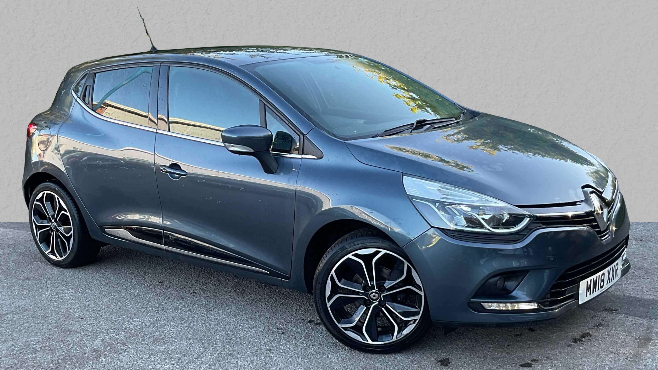 Main listing image - Renault Clio