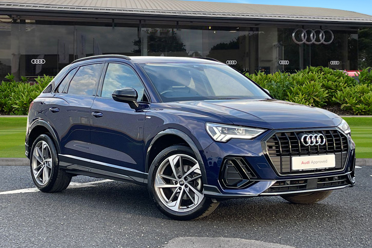 Main listing image - Audi Q3