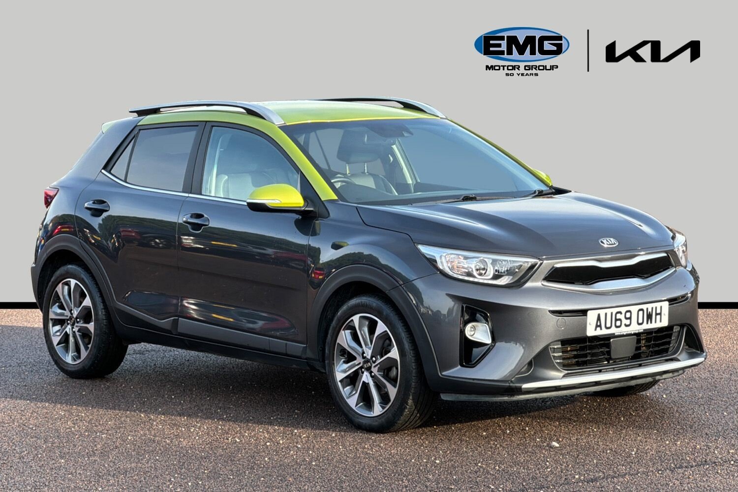 Main listing image - Kia Stonic