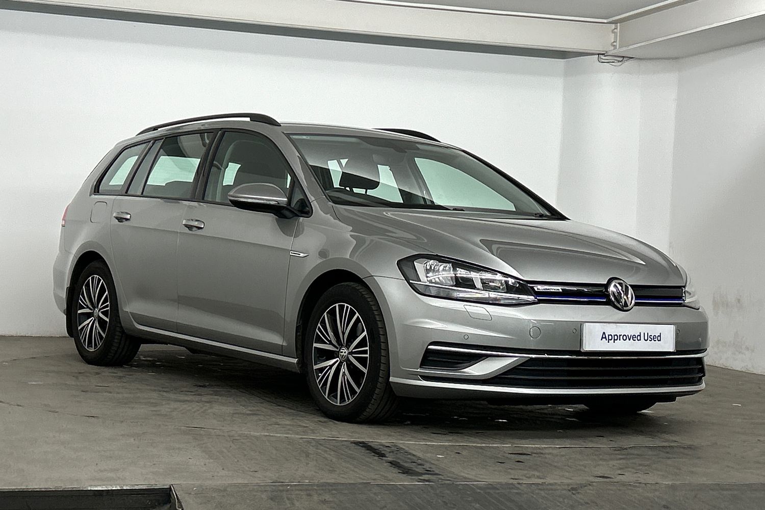 Main listing image - Volkswagen Golf Estate