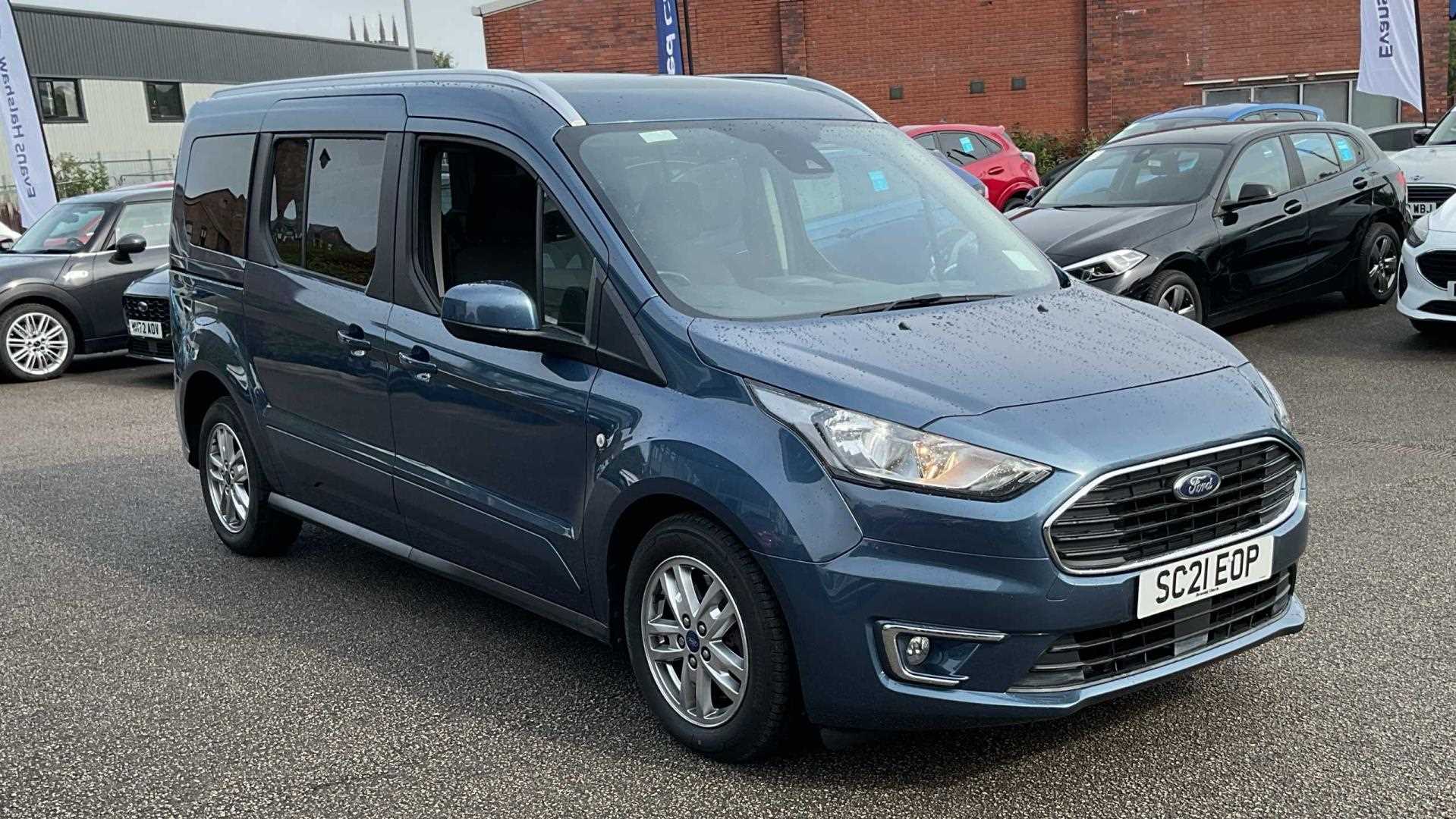 Main listing image - Ford Grand Tourneo Connect