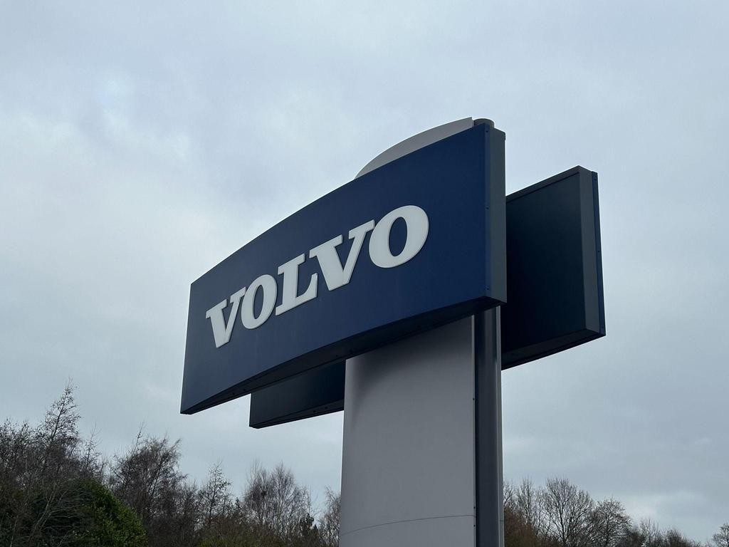 Main listing image - Volvo XC40
