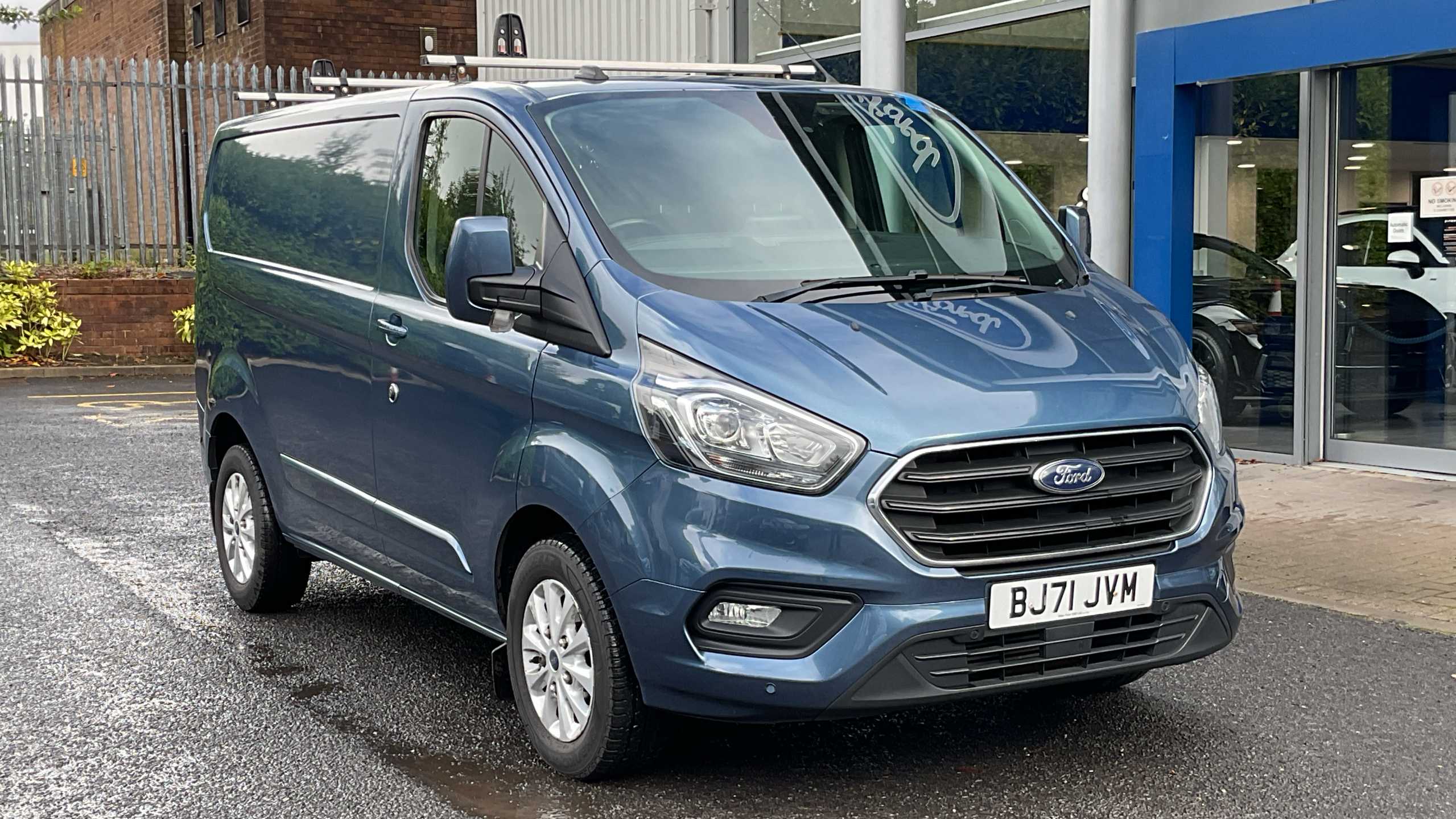 Main listing image - Ford Transit Custom