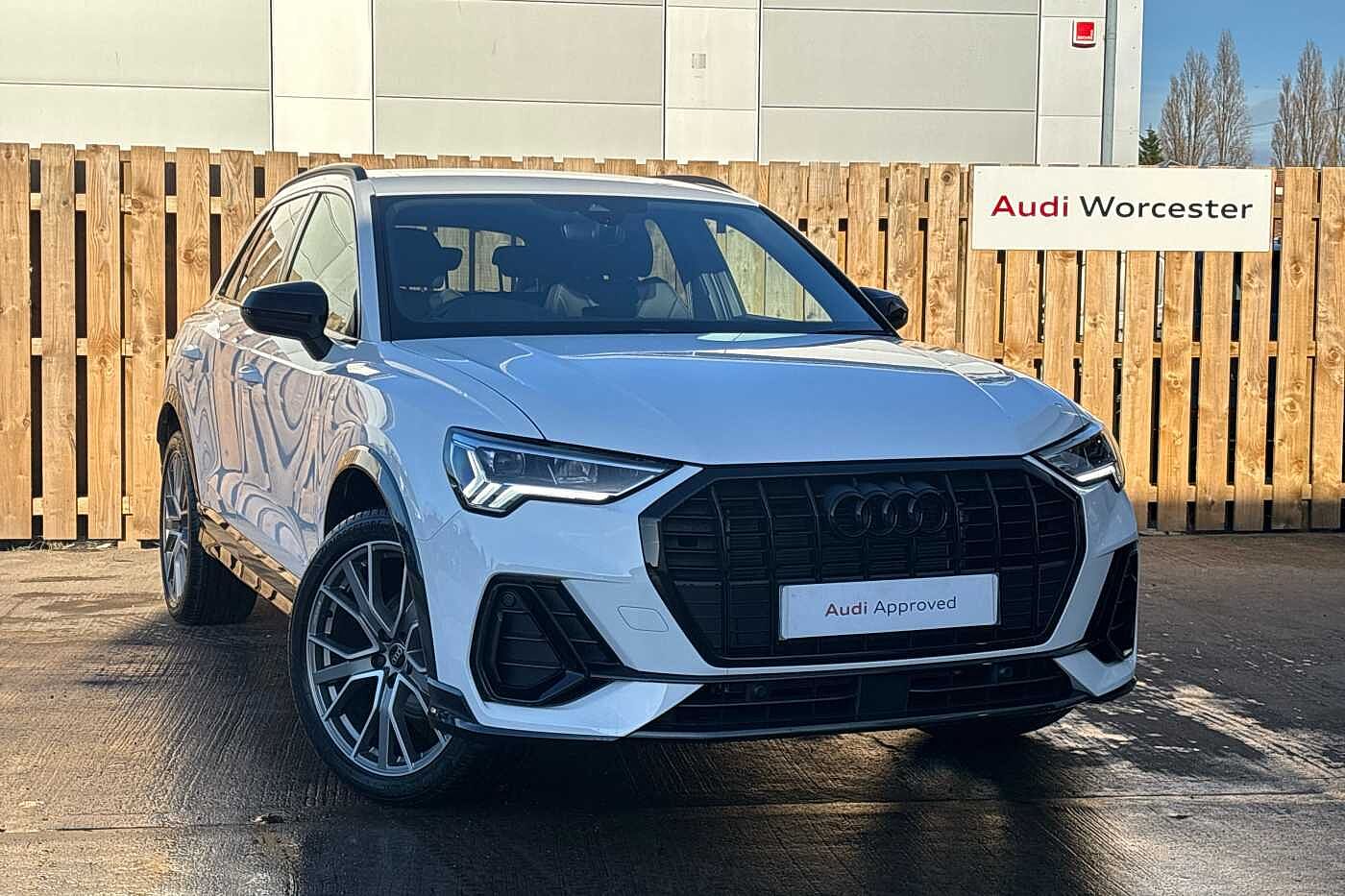 Main listing image - Audi Q3