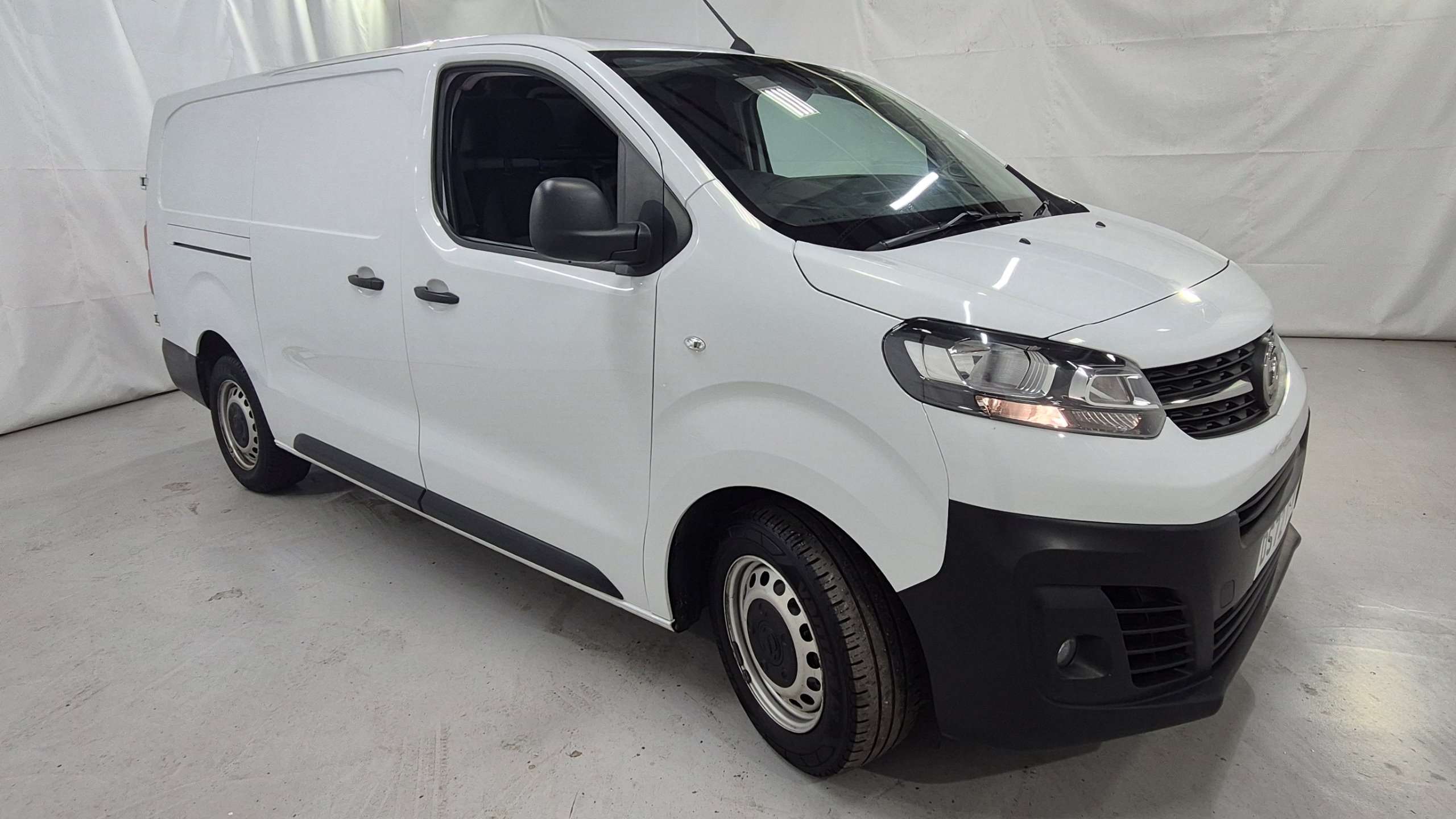 Main listing image - Vauxhall Vivaro
