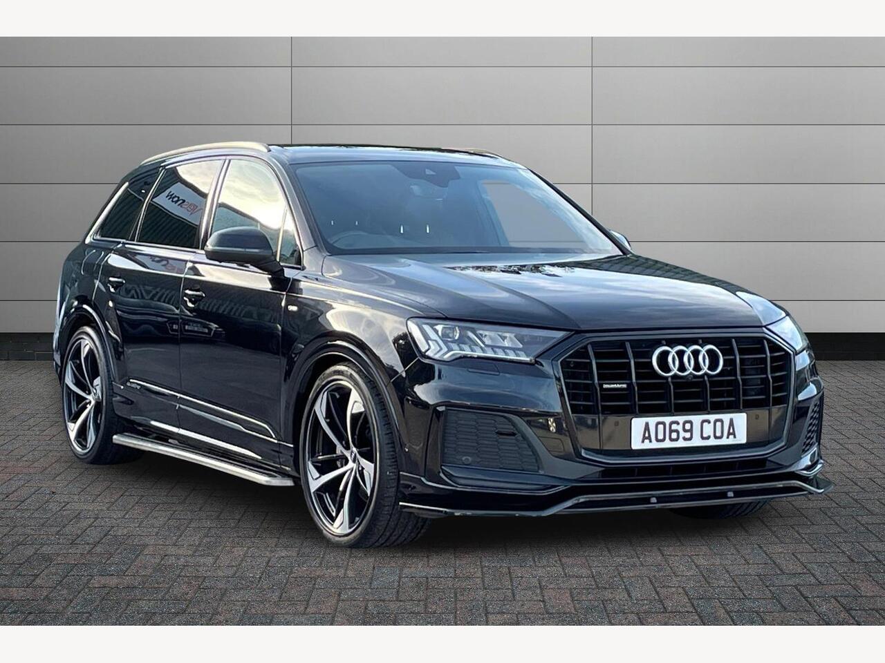 Main listing image - Audi Q7
