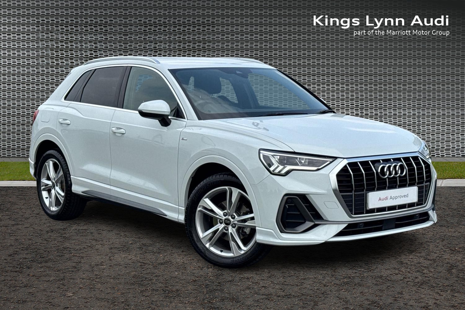 Main listing image - Audi Q3