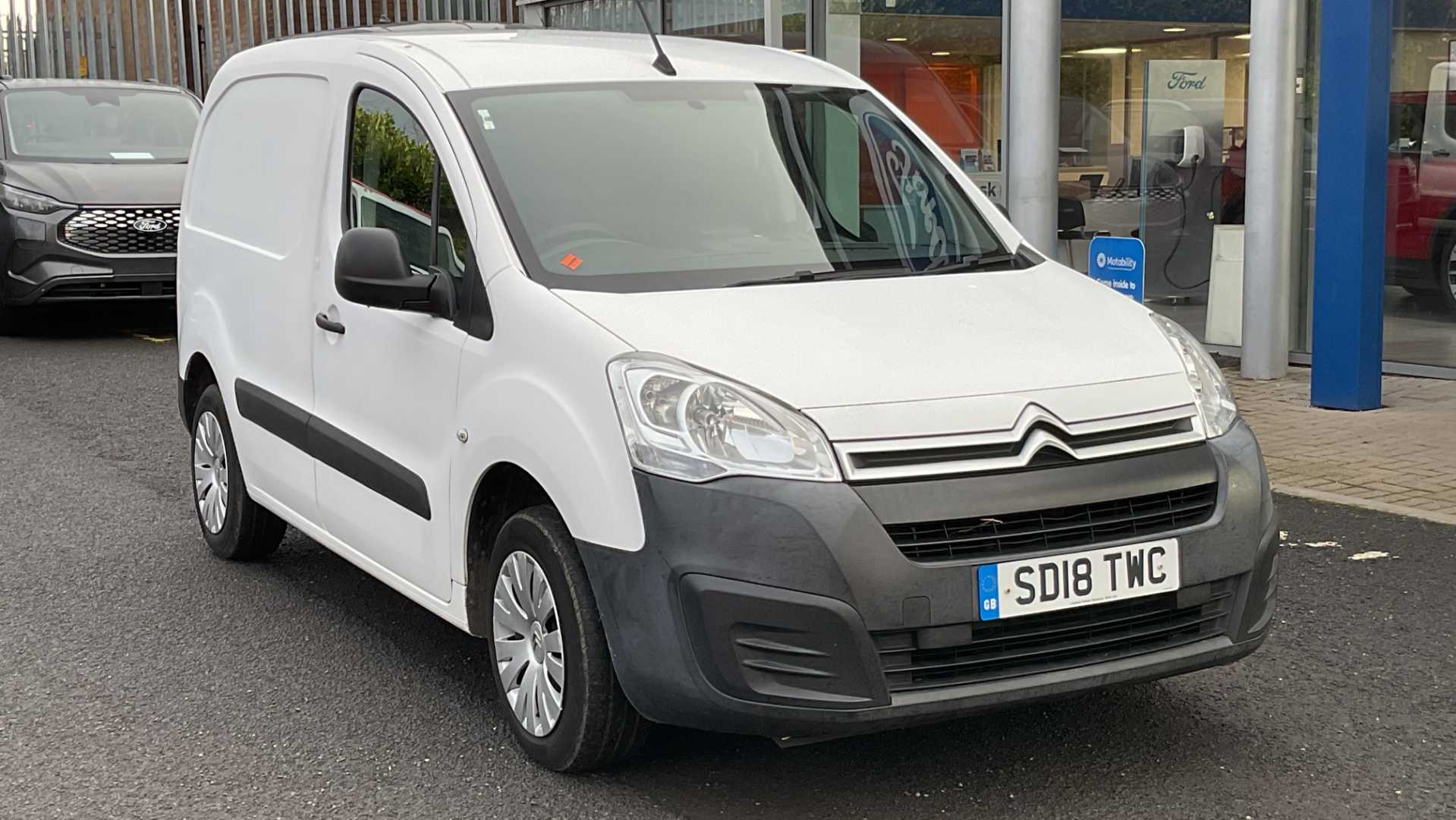 Main listing image - Citroen Berlingo Van