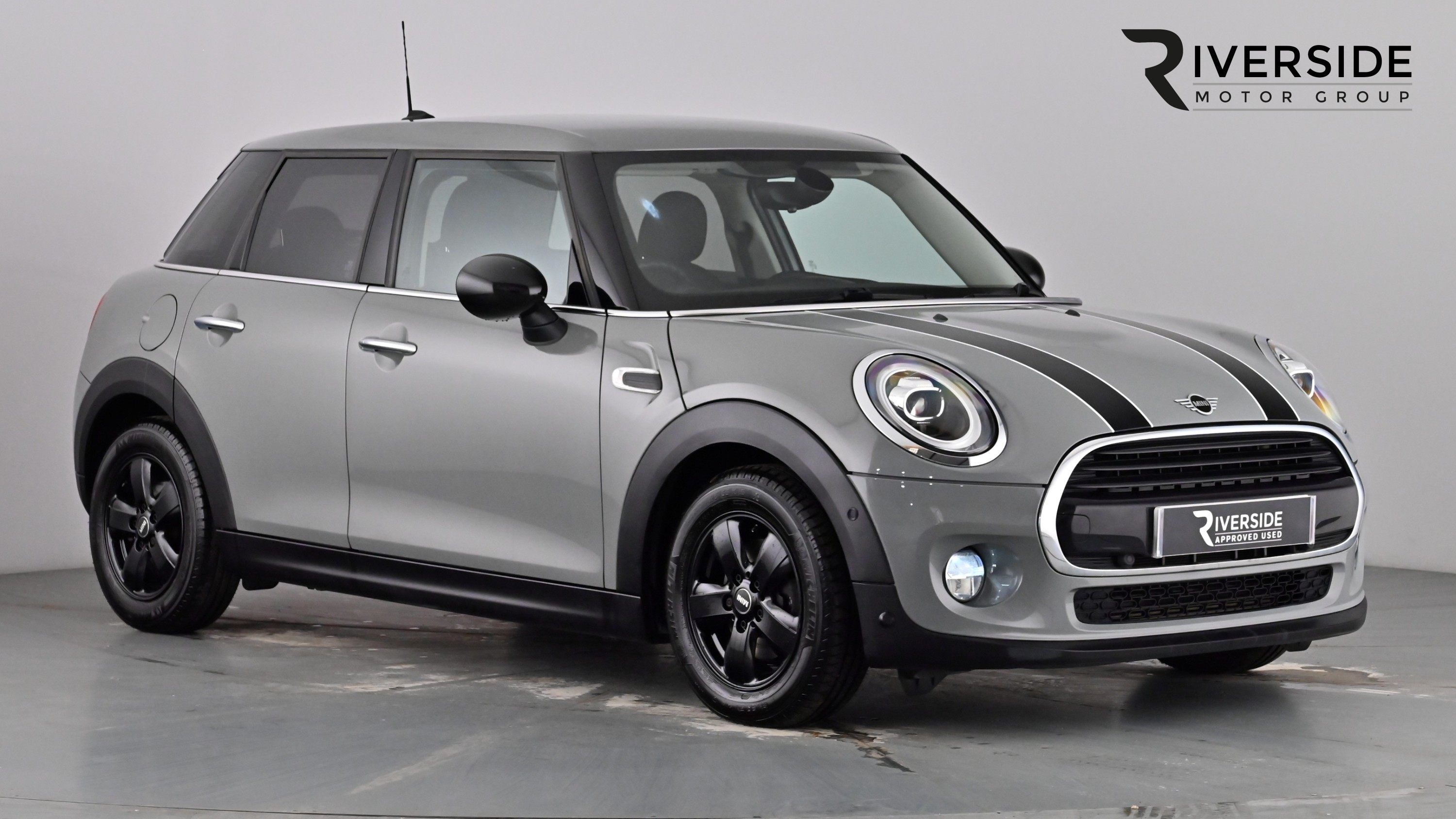 Main listing image - MINI Hatchback 5dr
