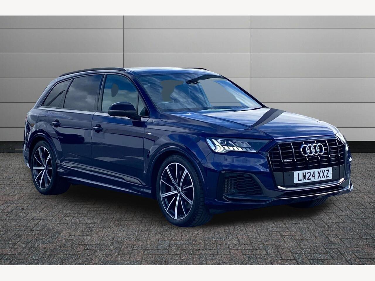 Main listing image - Audi Q7