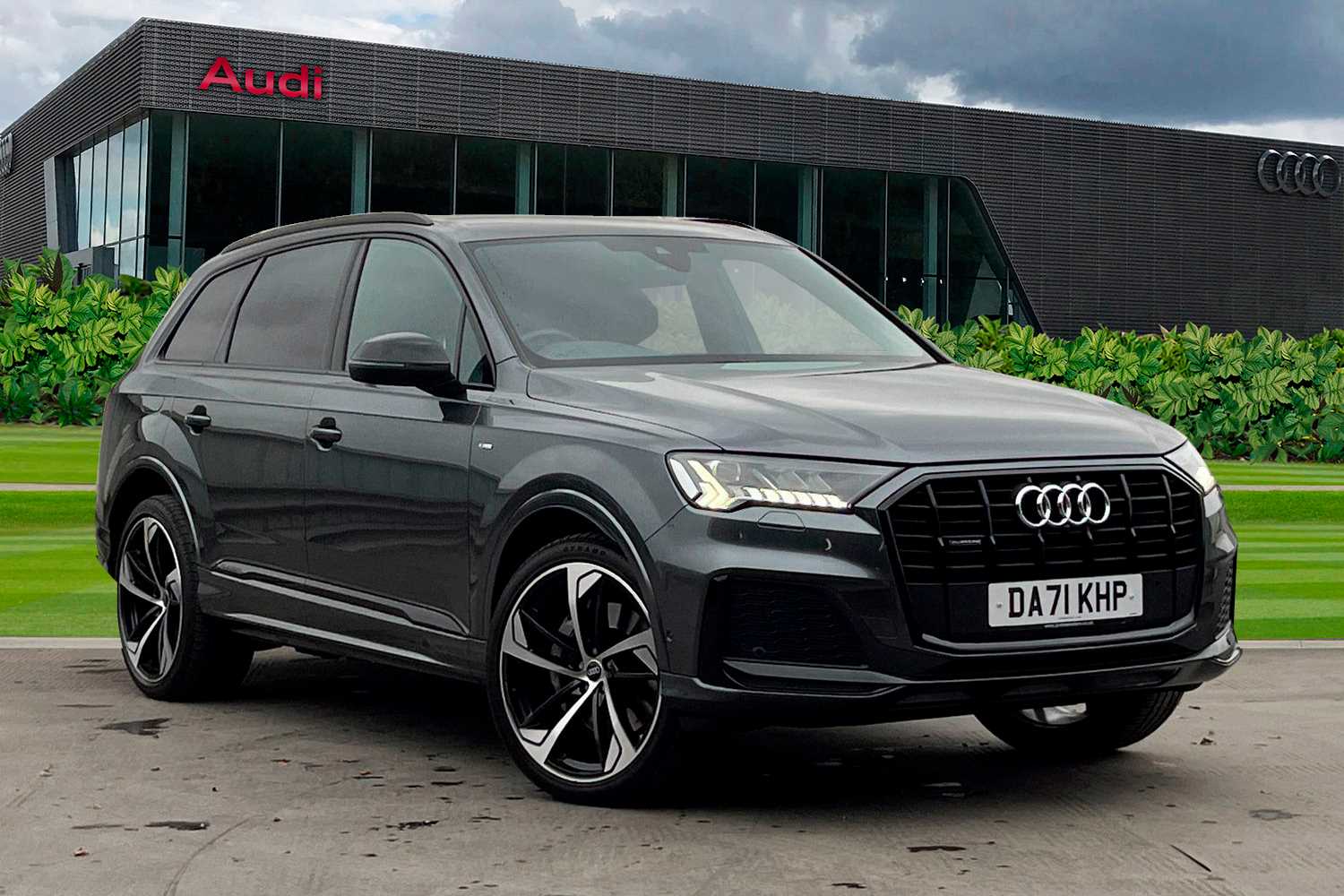 Main listing image - Audi Q7