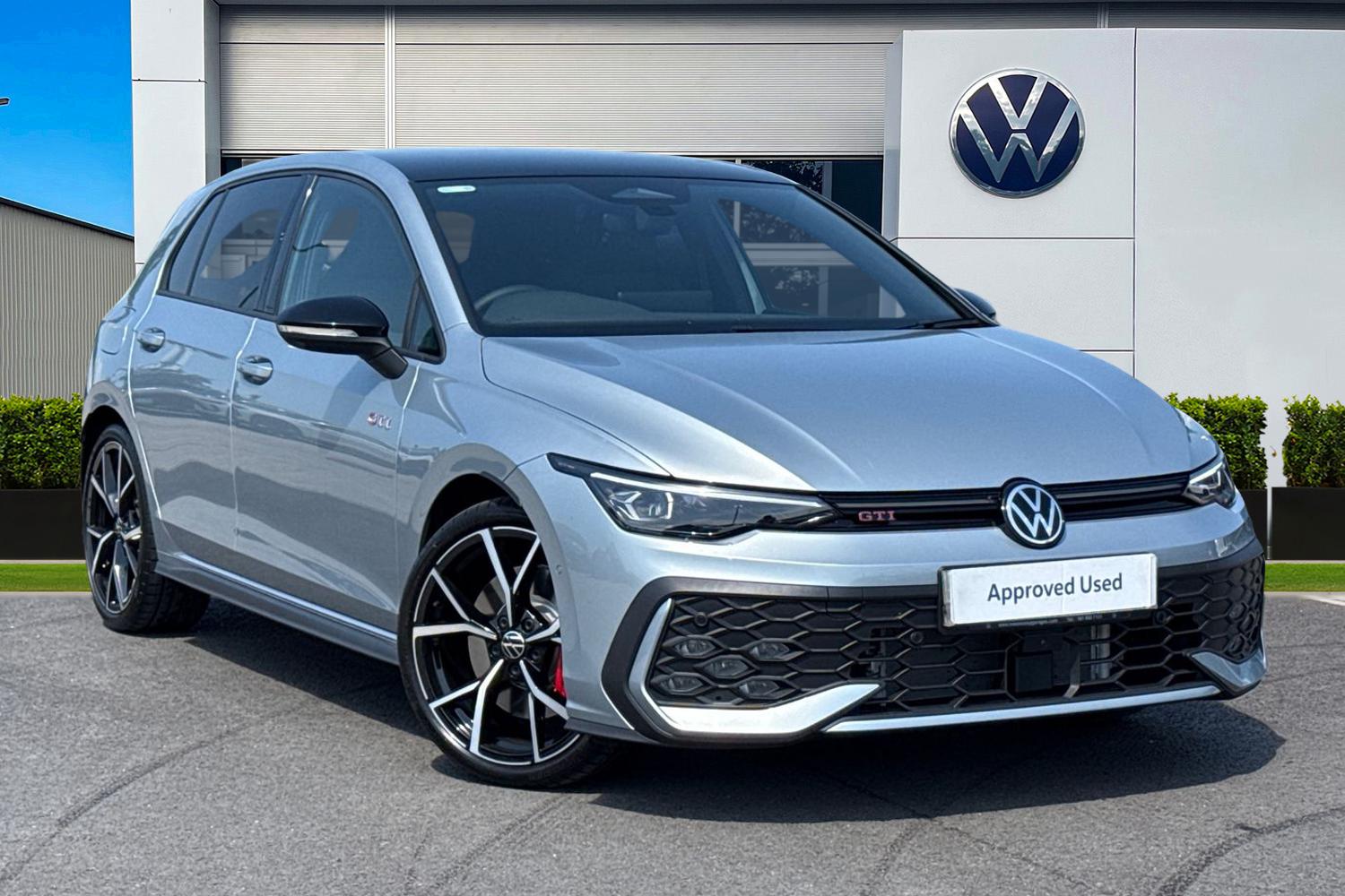 Main listing image - Volkswagen Golf