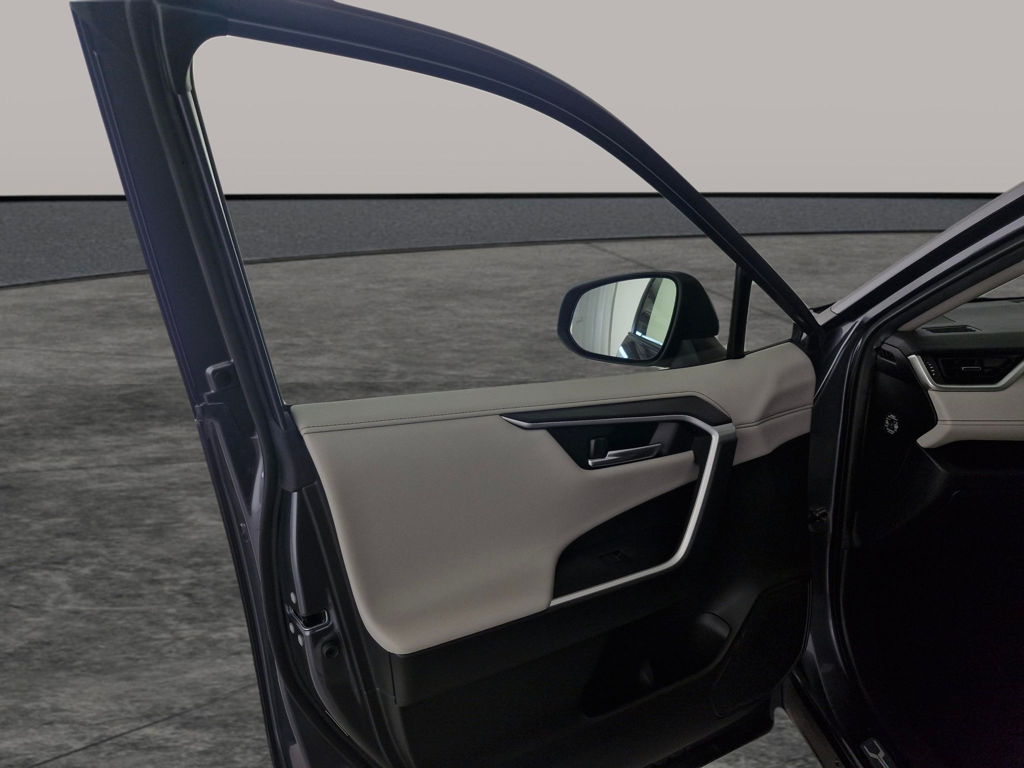 Main listing image - Toyota RAV4