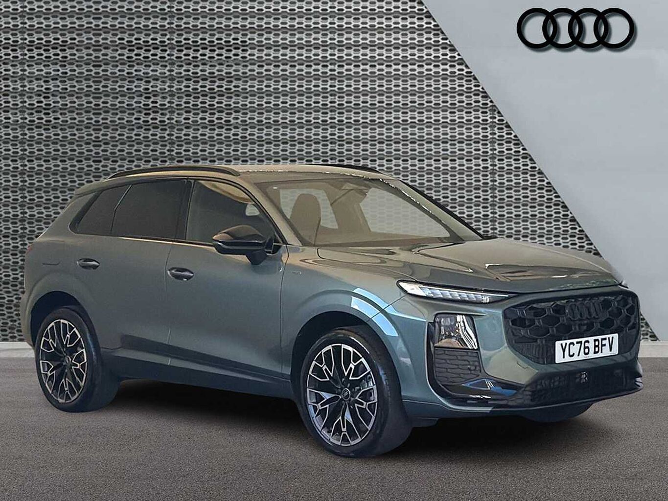 Main listing image - Audi Q3