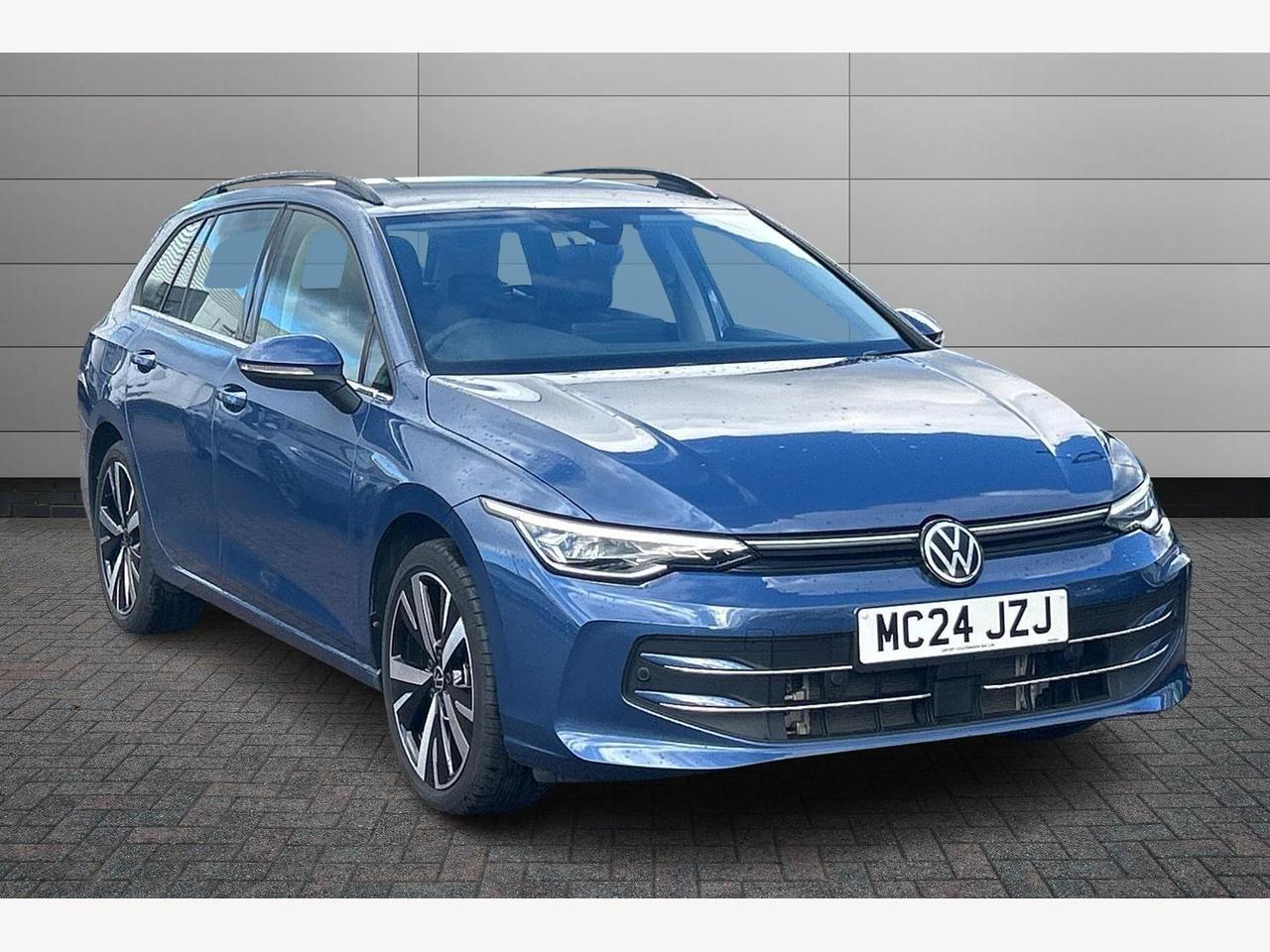 Main listing image - Volkswagen Golf Estate