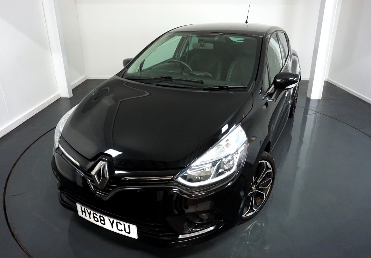 Main listing image - Renault Clio