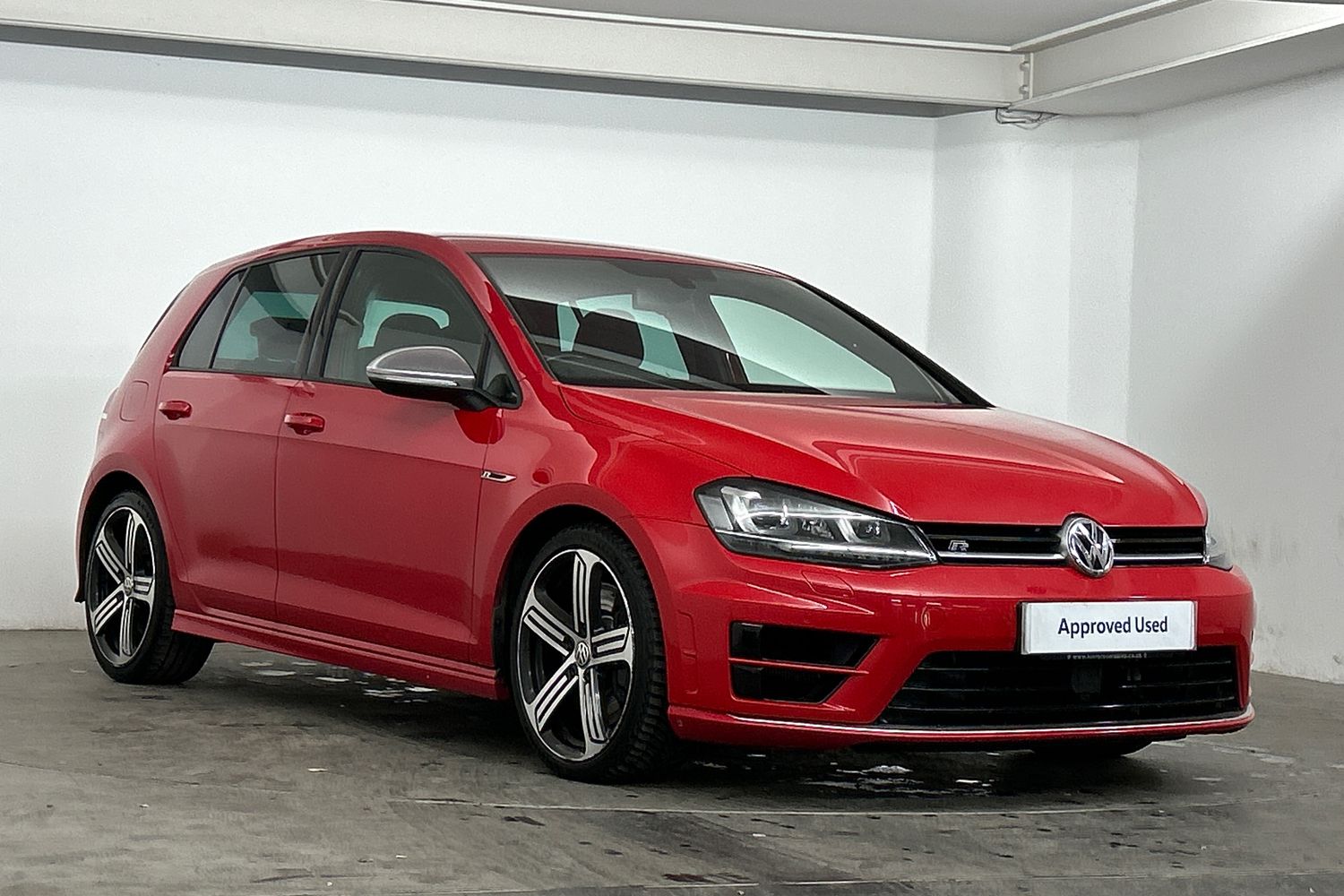 Main listing image - Volkswagen Golf R