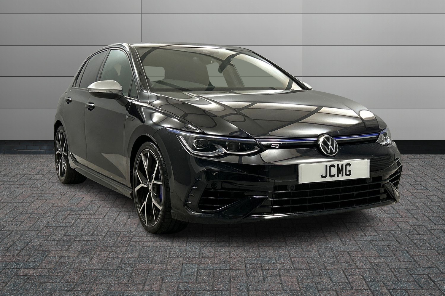 Main listing image - Volkswagen Golf R