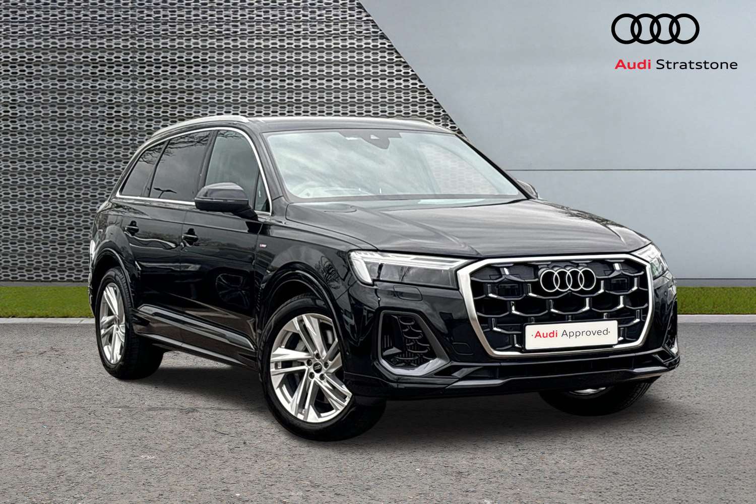 Main listing image - Audi Q7