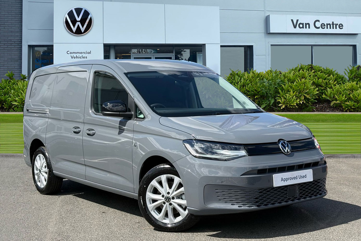 Main listing image - Volkswagen Caddy Maxi