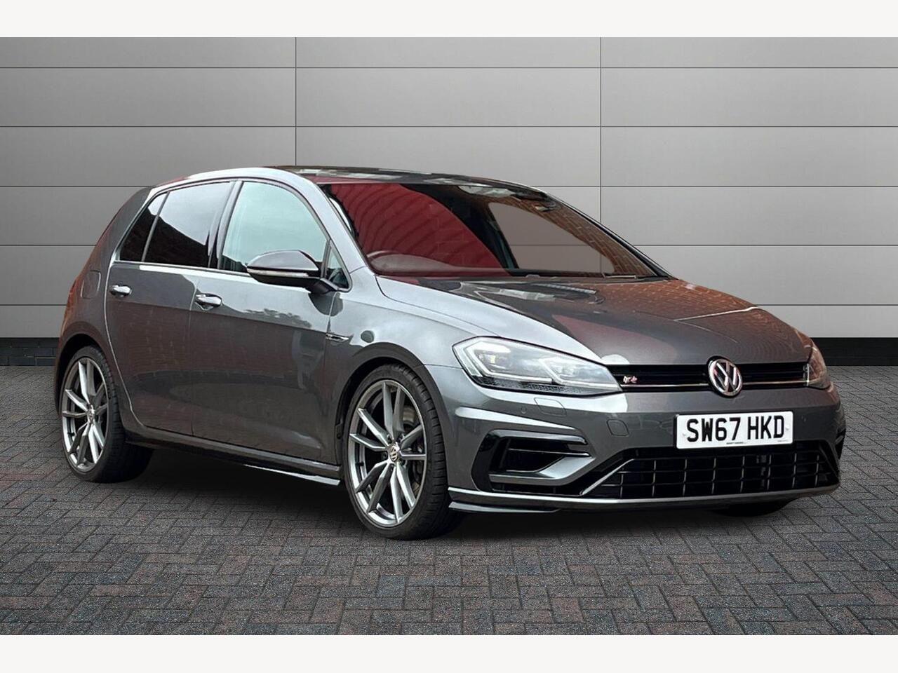 Main listing image - Volkswagen Golf