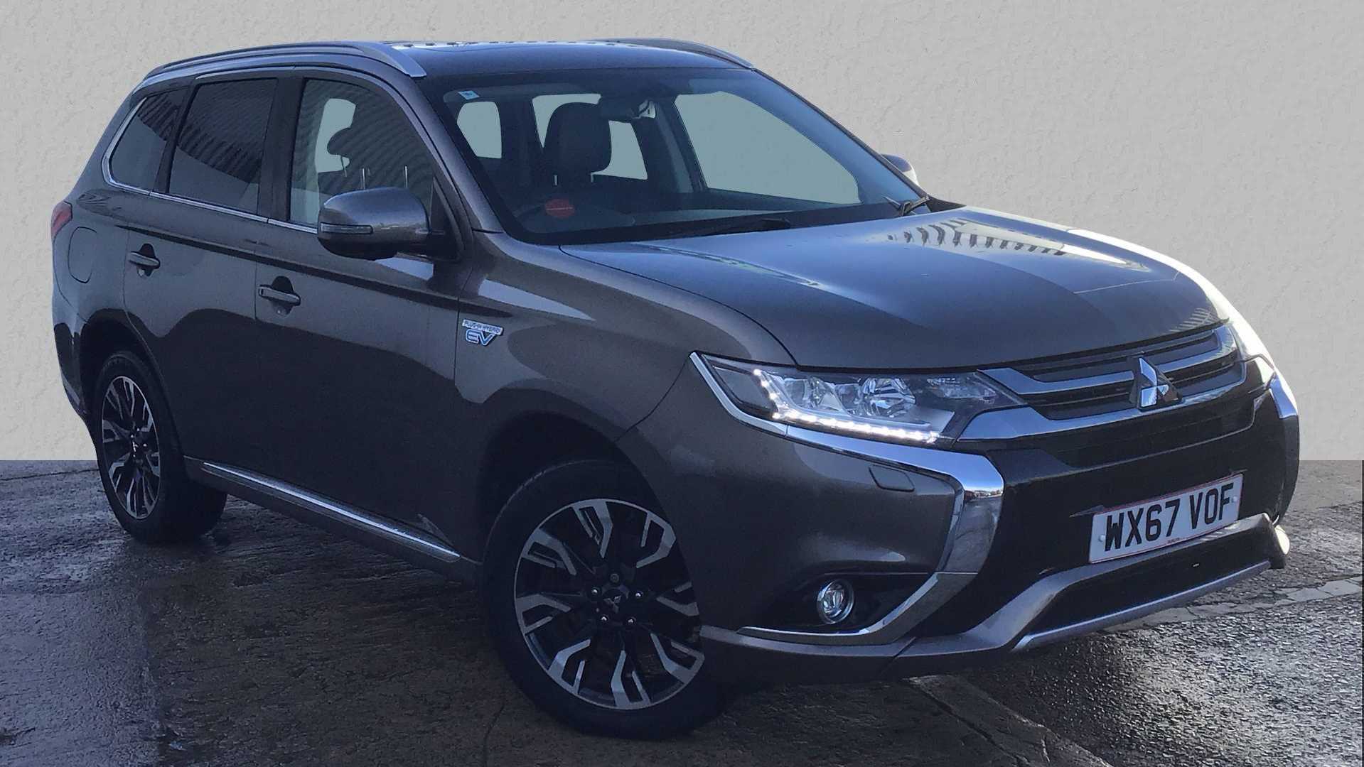 Main listing image - Mitsubishi Outlander